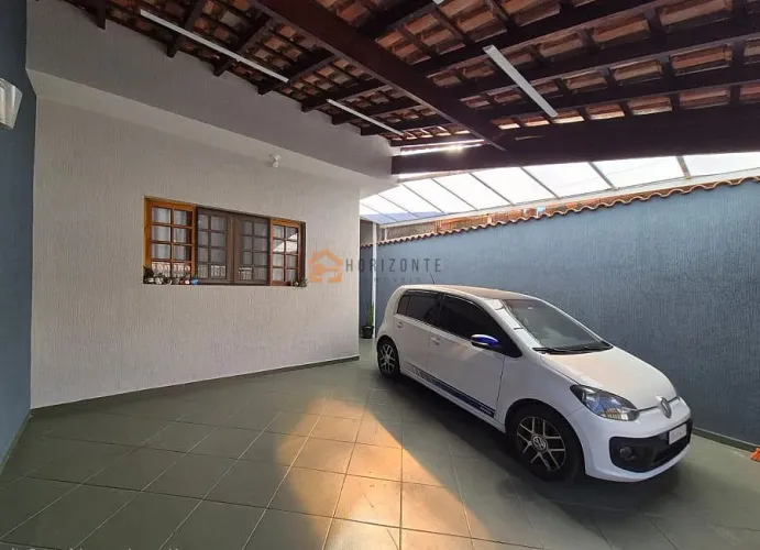 Excelente casa térrea à venda no bairro Res. Colinas