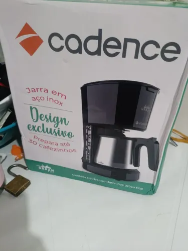 Vendo Uma Cafeteira Zerada , de Inox na Caixa , tudo certinho