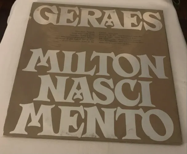 vinil Geraes Milton Nascimento capa gatefold e todos os encartes veja as fotos