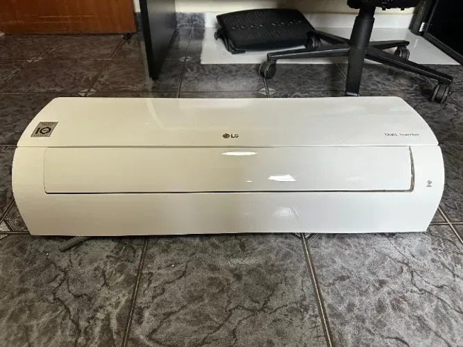 Ar Condicionado Split LG Dual Inverter 12.000 BTUs Frio 220V