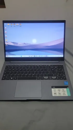 Samsung Book | Intel Core i5 11ª Geração | 16GB RAM | SSD 256GB | Excelente Estado