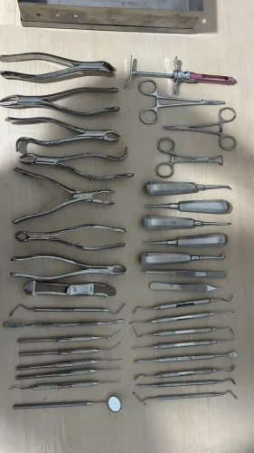 instrumentais odontológicos em excelente estado