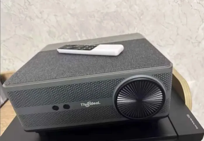 Vendo Projetor thundeal Td98w profissional