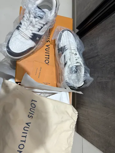 Tênis LV Trainers LOUIS VUITTON LINHA ITALIANA completo com caixa 41