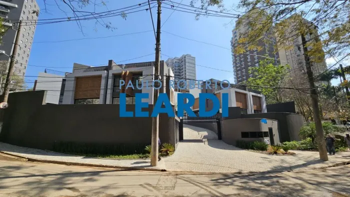 CASA EM CONDOMÍNIO - CIDADE JARDIM - SP