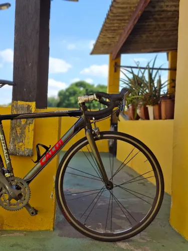 Bicicleta caloi strada