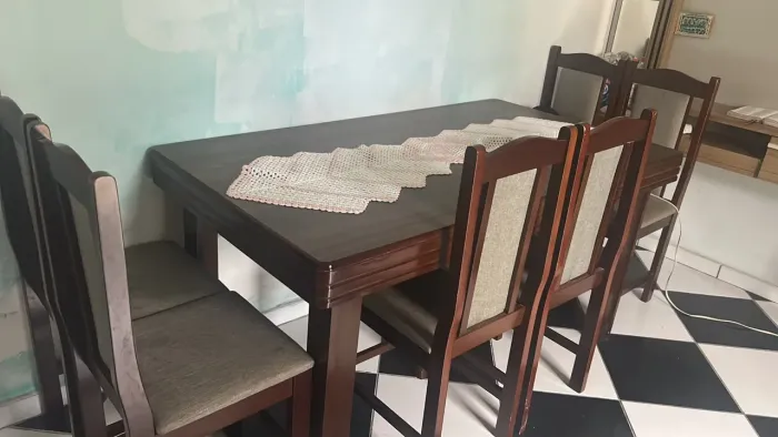 Mesa 6 cadeiras, ótimo estado!