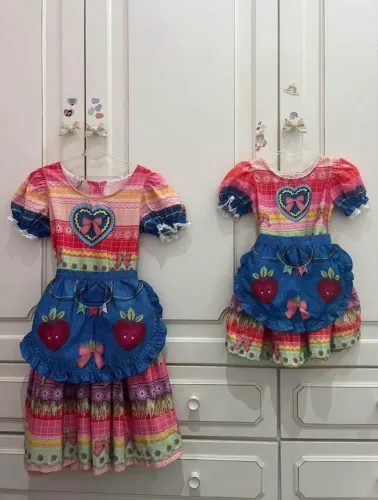 Conjunto de 2 vestidos caipira da loja Alphabeto( tamanhos 2 e 8 anos)