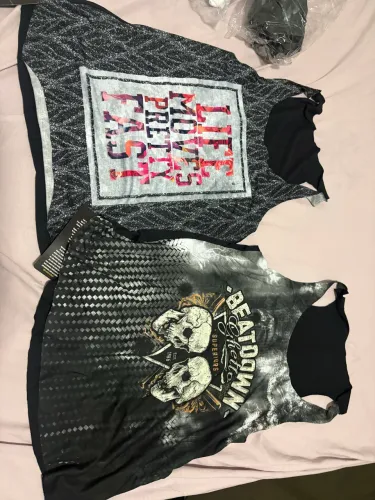 Vendo Duas Blusas