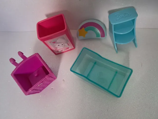 Lote miniaturas acessórios Boneca Barbie