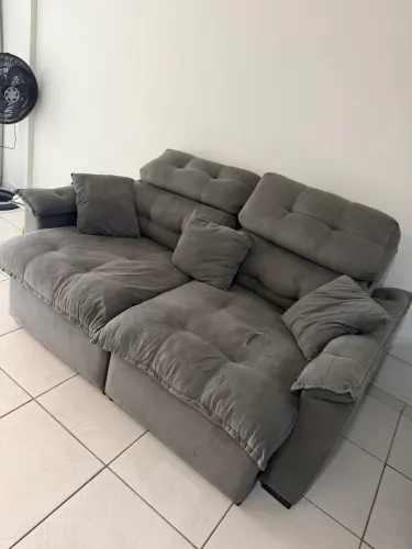 Sofá retrátil reclinável cinza