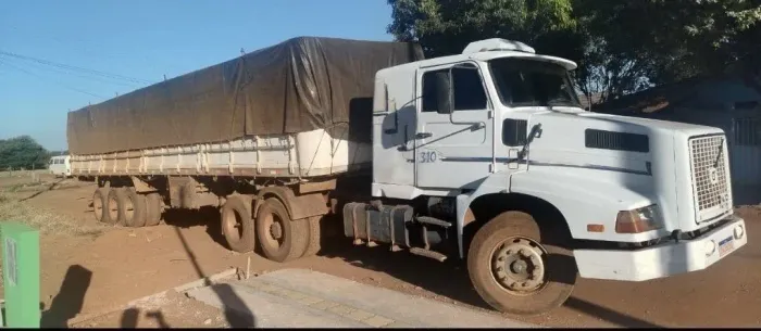 Vendo caminhão volvo nl10