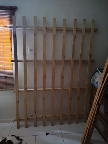 Estrado de cama de casal/ grade para cama de casal