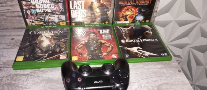 Lote de jogos e controle de Pley 4 Léia a descrição por favor