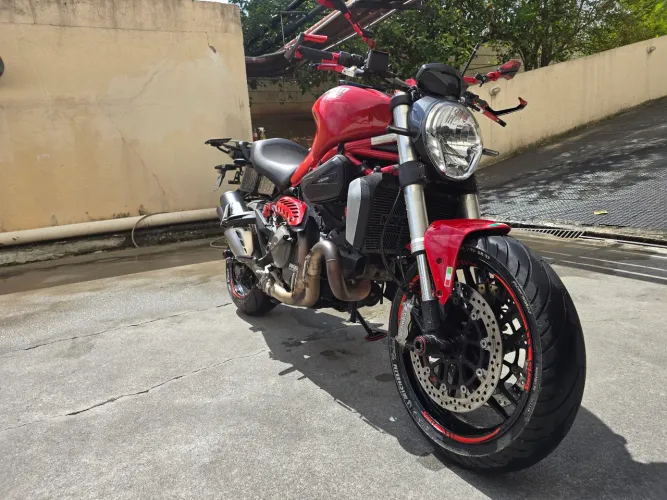 Ducati Monster 821- MOTOR 800CC APENAS 26 MIL KM RODADOS ORIGINAL MOTO DE GARAGEM