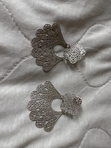 Brinco prata modelo rendado