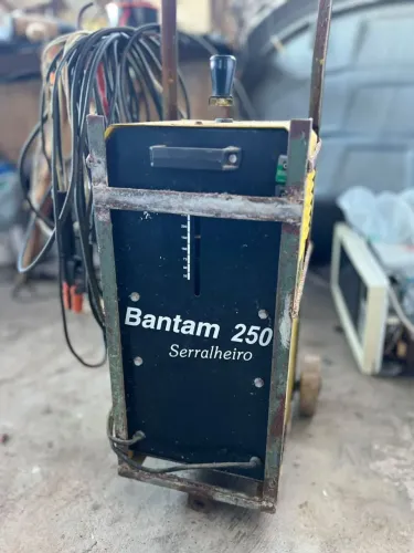 Máquina de solda Bantam 250 Serralheiro