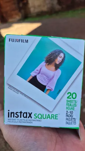 Filme fotográfico Instax square FUJIFILM 20 poses (tenho 4 caixas)