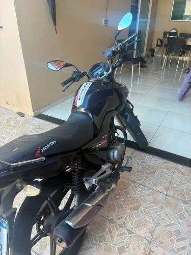 Fan 150, partida elétrica e freio a disco