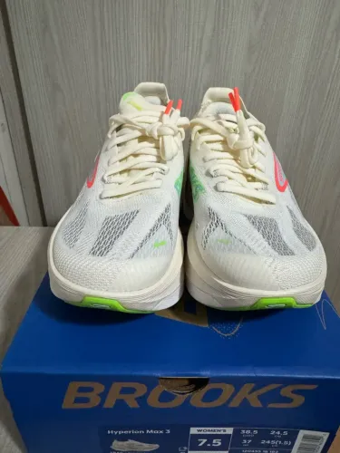 Tênis Brooks Hyperion Max X3 Feminino