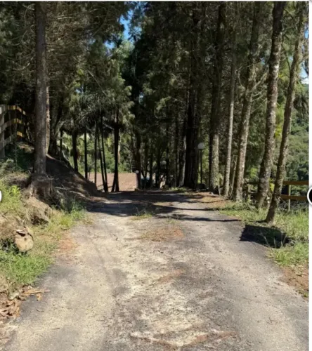 Vendo sitio com ótima localização aceito motorhome como parte do pagamento