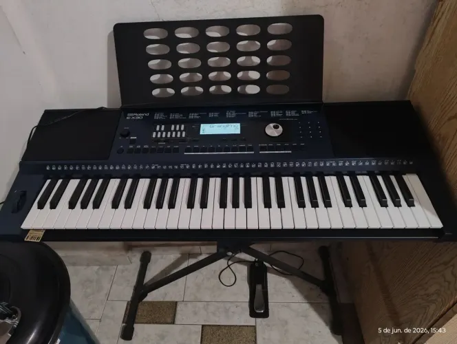 Teclado Roland EX 30
