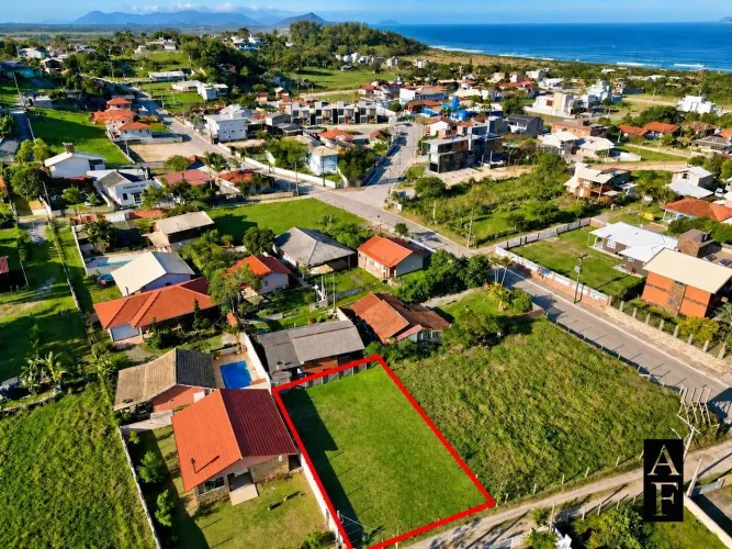 Terreno plano à venda na Praia da Gamboa