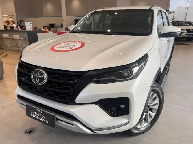 Toyota Hilux SW4 SRX 4X4 2.8 TDI 16V Dies. Aut. 2024