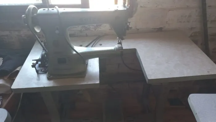 Máquina esquerda Seiko pra couro (calçados)