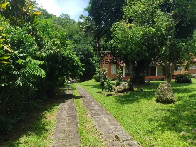 Sitio  para venda com 6.000m² - 4 quartos campo de futebol, lago, em Corujas - Guapimirim 