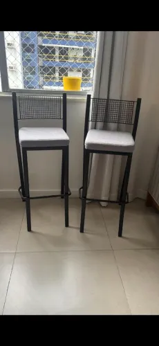 2 BANQUETAS EM AÇO , SEMI NOVA