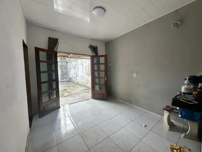 VENDO CASA EM MUCURI