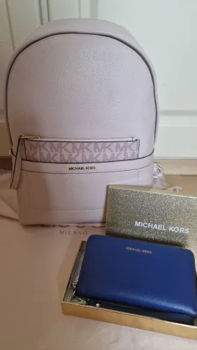 Mochila Michael Kors grande e carteira MK gratis