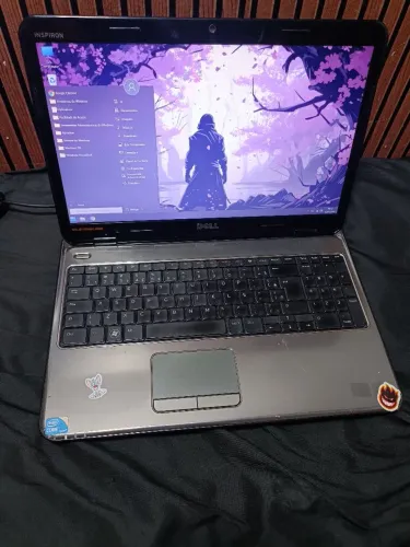 Notebook Dell , i5 2.40 GHz , SSD , win10 , tela bem grande e rápido 