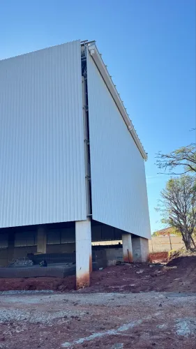 Oferendo mão de obra 