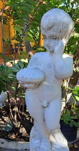 Estátua de Jardim Querubim