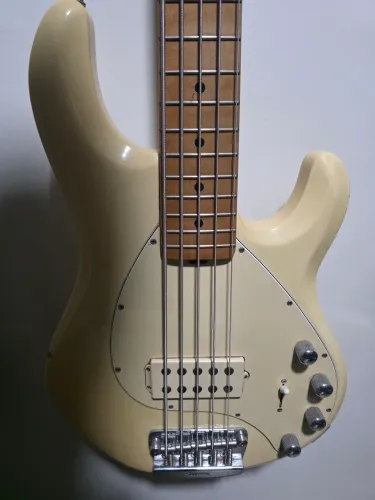 Baixo Musicman Stingray USA Original