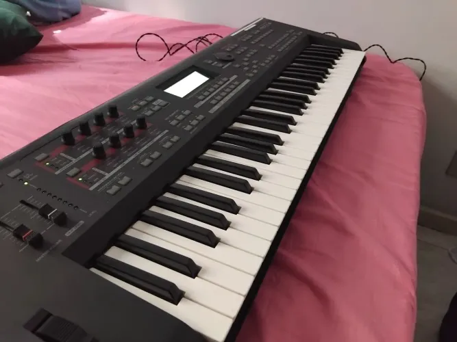 Teclado sintetizador mox6