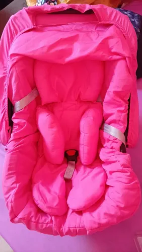 Vende-se bebê conforto.
