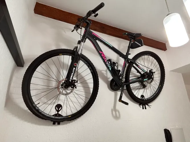 BICICLETA FEMININA 24 MARCHAS (NOVINHA)
