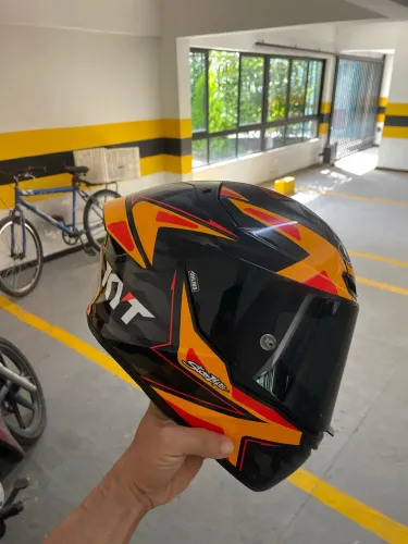 Capacete kyt