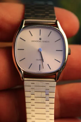 Universal Genève Swiss Quartz Vintage ? Elegância Minimalista Suíça em Aço Integrado