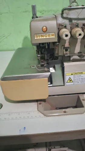 Maquina de costura interlock