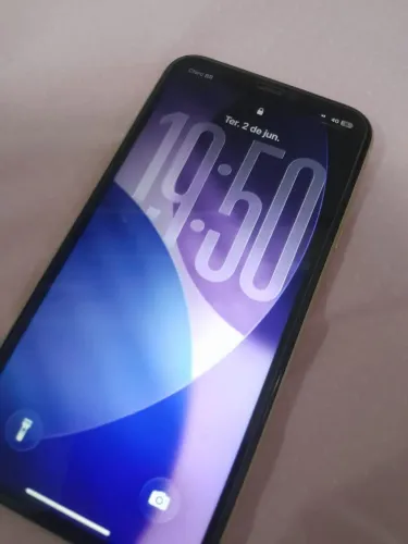 iPhone 11 amarelo 