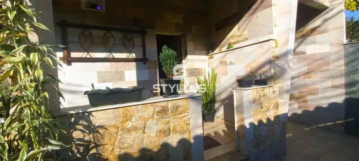 Casa Duplex Charmosa com Terraço e 2 Vagas em Pilares! RO01X