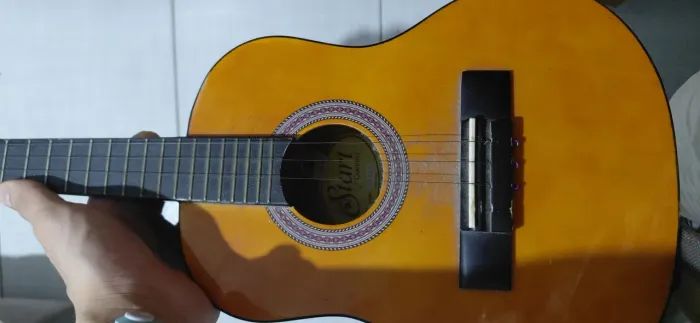 Cavaquinho em excelente estado ! Troca todas a cordas