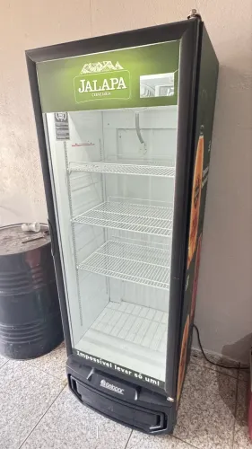 Cervejeira Gelopar 410L Preta com 1 Porta de Vidro 220V