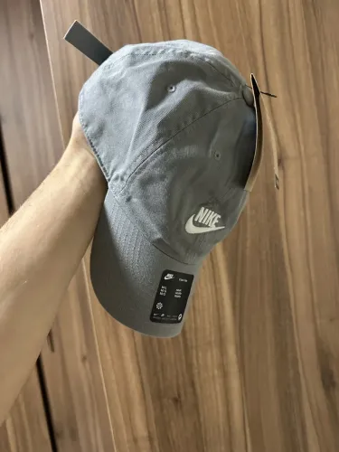 Boné Nike Cinza Novo