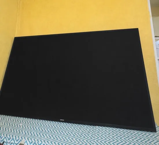 TV Samsung 65 polegadas 4K UHD - defeito