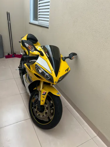 Yamara R1 edição especial